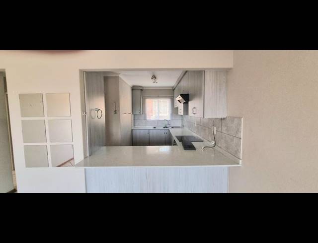 2 BEDROOM TOWNHOUSE FOR SALE IN ELDORAIGNE